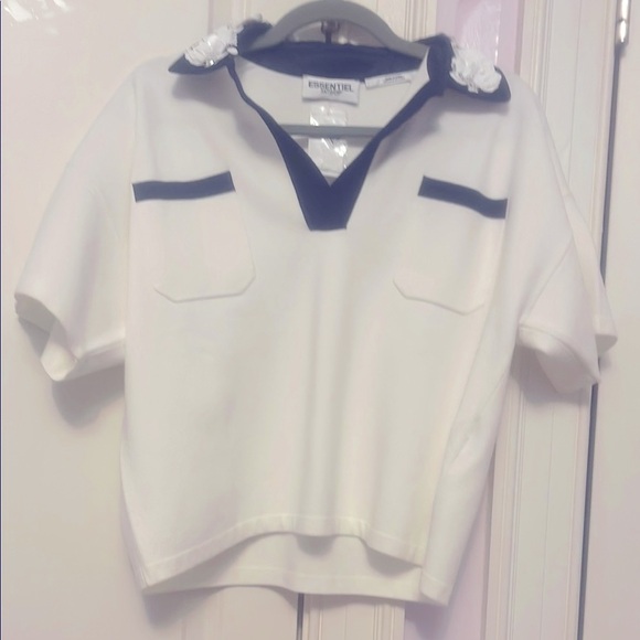 Elegant White and Black Blouse for Any Occasion - Picture 2 of 6